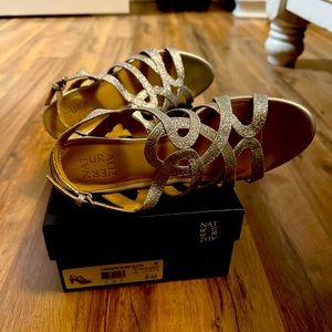 Size 8 woman’s Naturalizer silver bight heel shoes